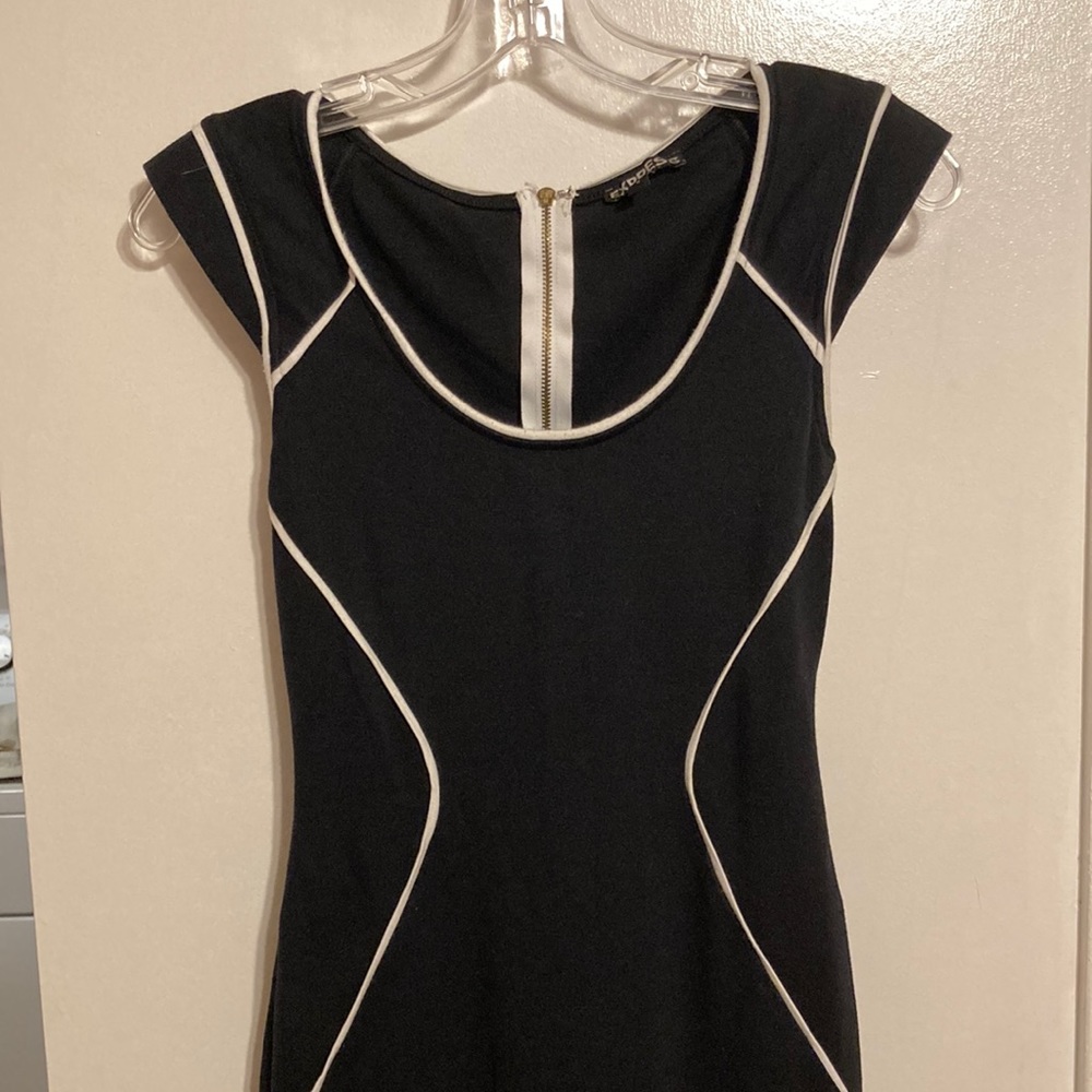 Express Women’s Fitted Dress (size 0) Some Work Needed!